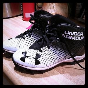 Football cleats under armor